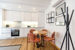 Dining - Morais Soares 131 (Lisboa)