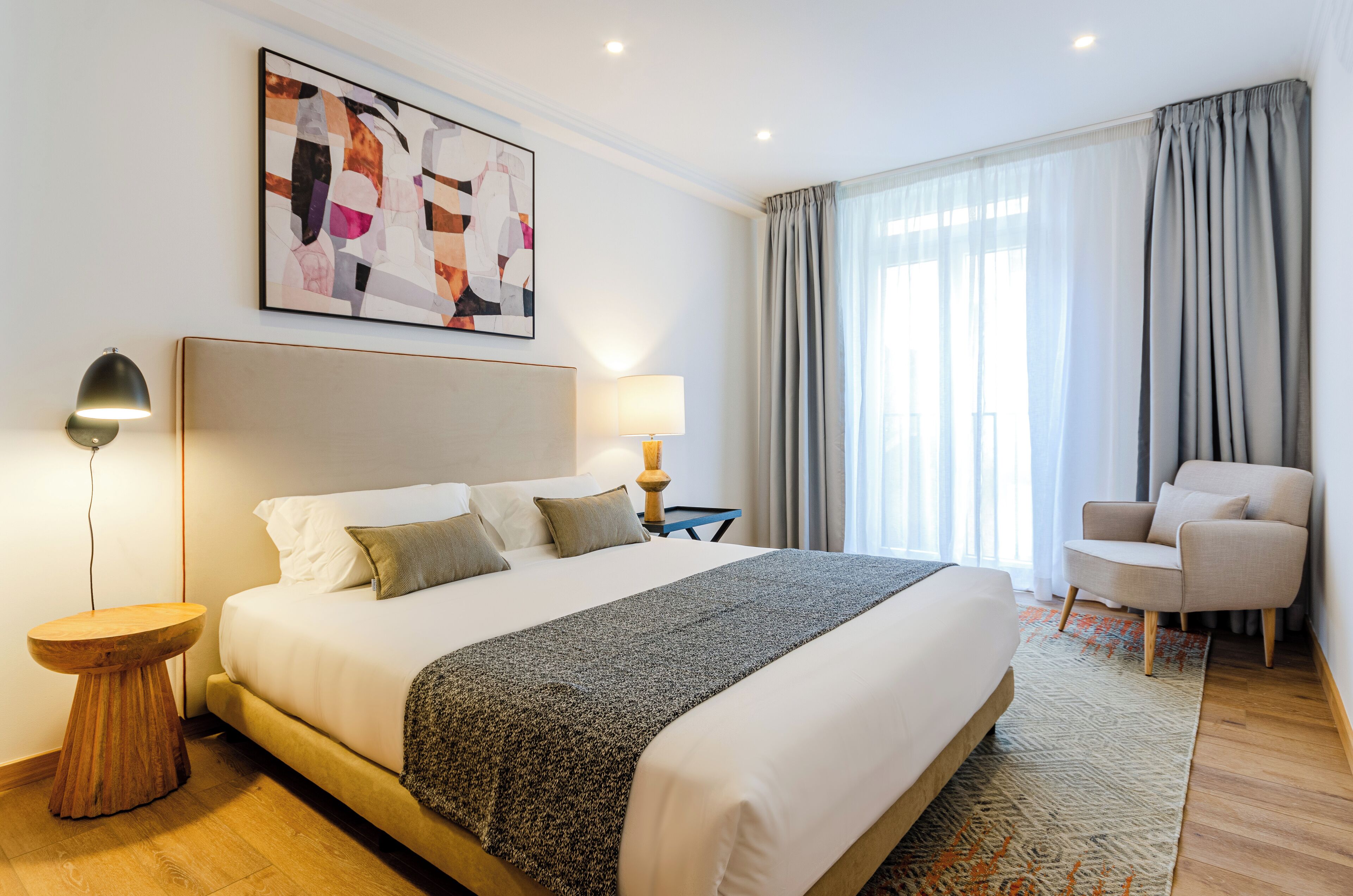 In-room safe, desk, laptop workspace, soundproofing