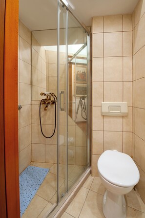 Leilighet – deluxe, byutsikt | Bad | Badekåper