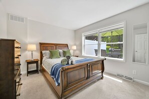 4 habitaciones, escritorio, tabla de planchar con plancha y wifi gratis