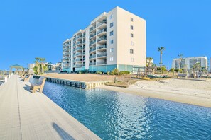 Exterior - Orange Beach • 2BR • Sleeps 7 • Boat Slips • pool (Orange Beach)