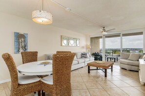 TV - Orange Beach • 2BR • Sleeps 7 • Boat Slips • pool (Orange Beach)