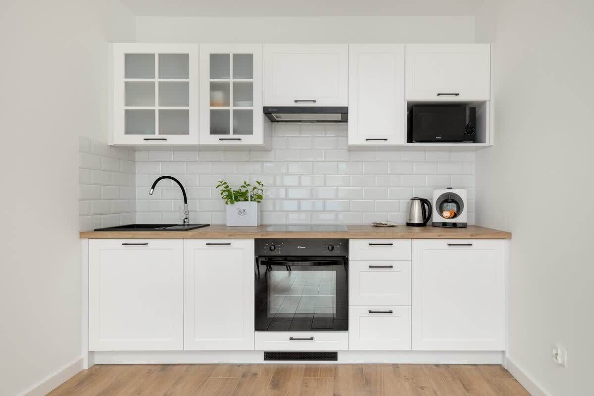 Frigorífic, microones, forn i placa de cuina 