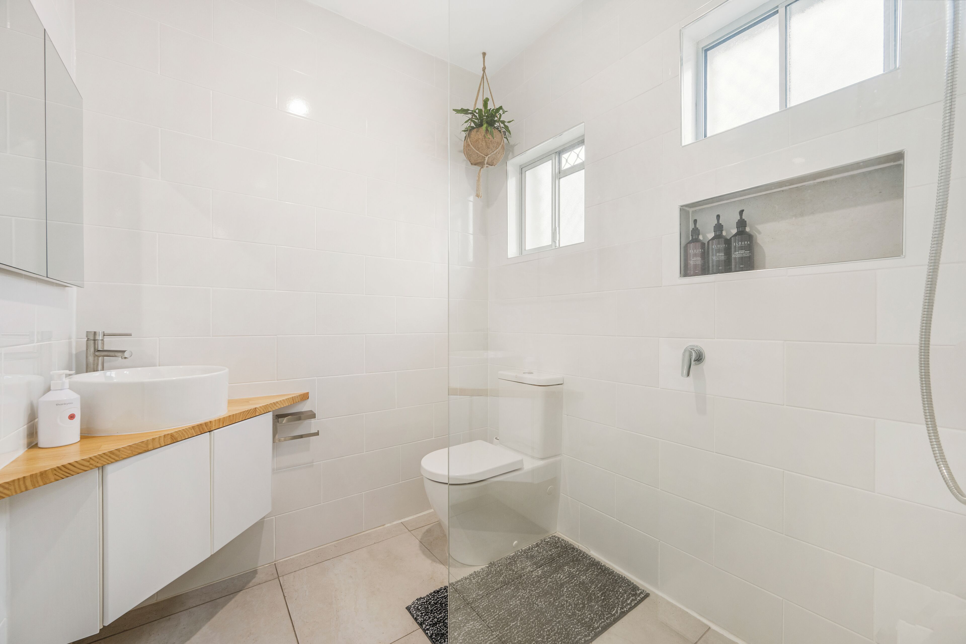 Shower, towels