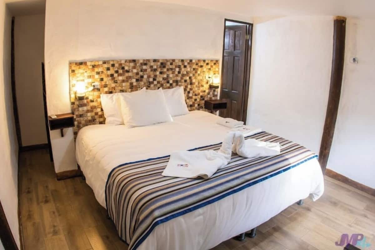 Basic Double Room, Pool View | 1 bedroom, individually decorated, free WiFi, bed sheets