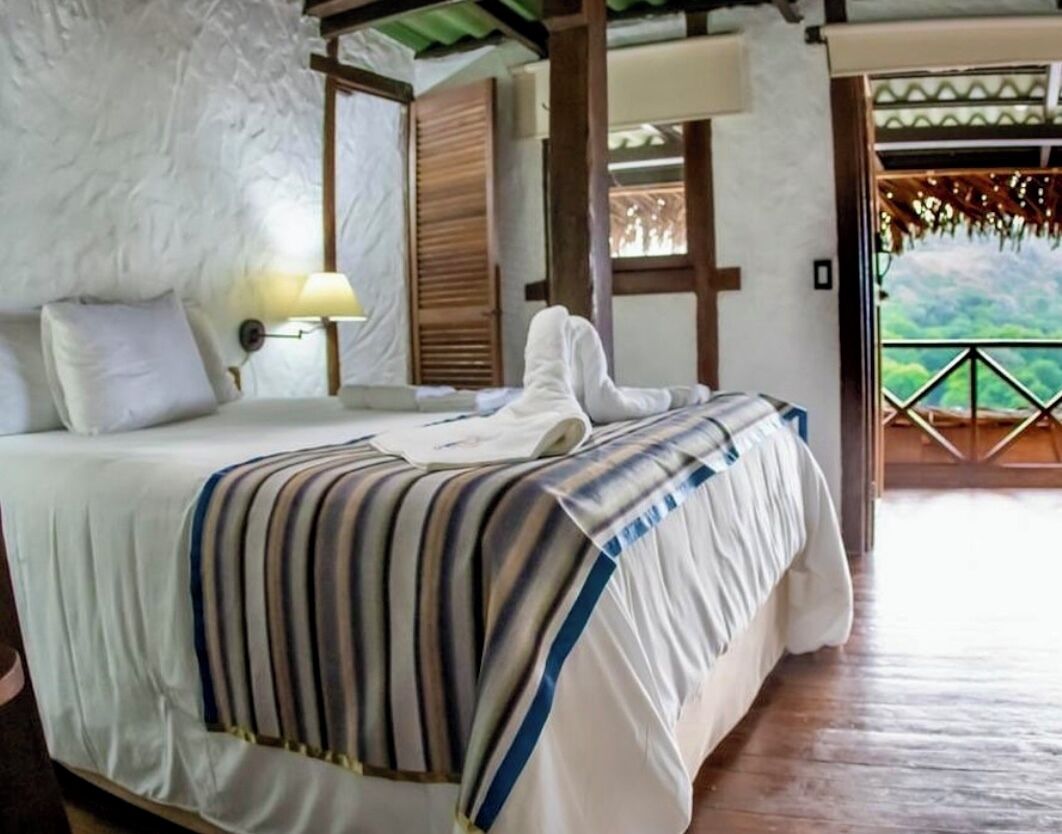 Decoración personalizada, wifi gratis y ropa de cama 