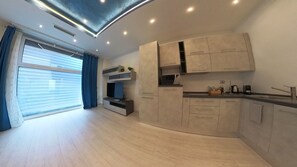 Microondas, parrilla de estufa y lavavajillas 