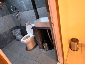 Bathroom - Hotel Pinnacle Peaks (Joshimath)