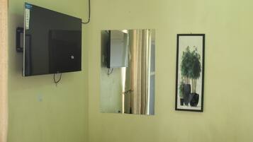 Double Room, Valley View | Living area