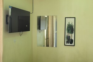 Double Room, Valley View | Living area