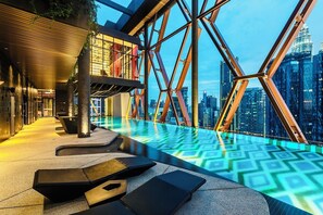 Indoor pool, 2 outdoor pools, open 6:00 AM to 11:00 PM, free cabanas - Scarletz Suites Klcc Bukit Bintang by lulu (Kuala Lumpur)