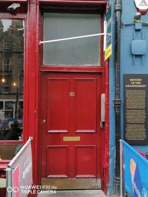 Discover the historic GRASSMARKET at this urban location, featuring a unique address and security cameras for added peace of mind.