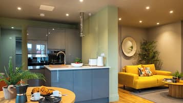 Luxury Apartment | Private kitchen | Full-size fridge, microwave, oven, electric kettle