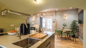 Luxury Apartment | Private kitchen | Full-sized fridge, microwave, oven, electric kettle