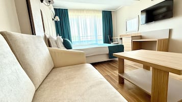 Deluxe-Doppelzimmer, Gartenblick | Schreibtisch, kostenloses WLAN, Bettwäsche