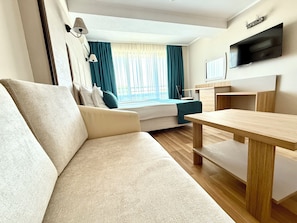 Deluxe Double Room, Garden View