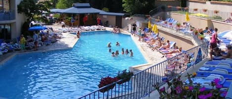 Indoor pool, seasonal outdoor pool