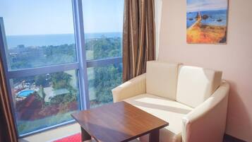 Deluxe Studio, Balcony, Sea View | Desk, WiFi, bed sheets