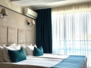 Deluxe Double Room, Garden View