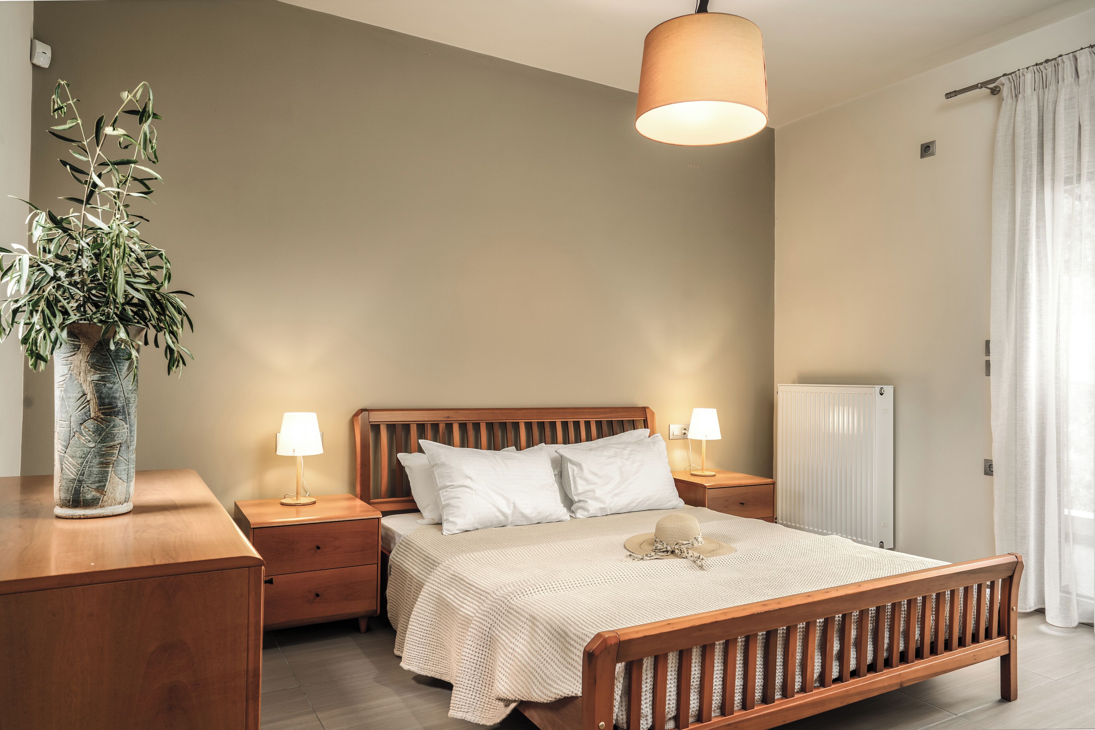 4 habitaciones, tabla de planchar con plancha y wifi gratis 