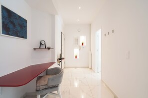 City apartman, 1 hálószobával, konyha | Nappalirész | Tévé