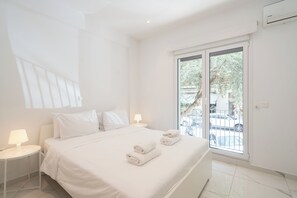 City Apartment, 1 Bedroom, Kitchen - Sophisticated Modern Apt in Athens  (Athens)