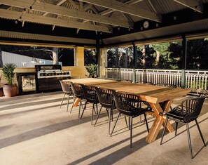Outdoor dining - Sand Road Estate in the heart of McLaren Vale (McLaren Flat)
