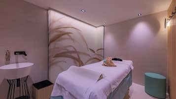 Sauna, hot tub, body treatments
