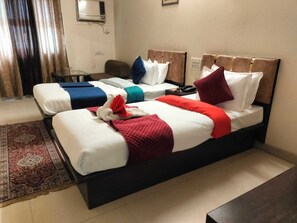 Standard Double Room | Laptop workspace, free WiFi - Hotel Jagat inn (Haridwar)
