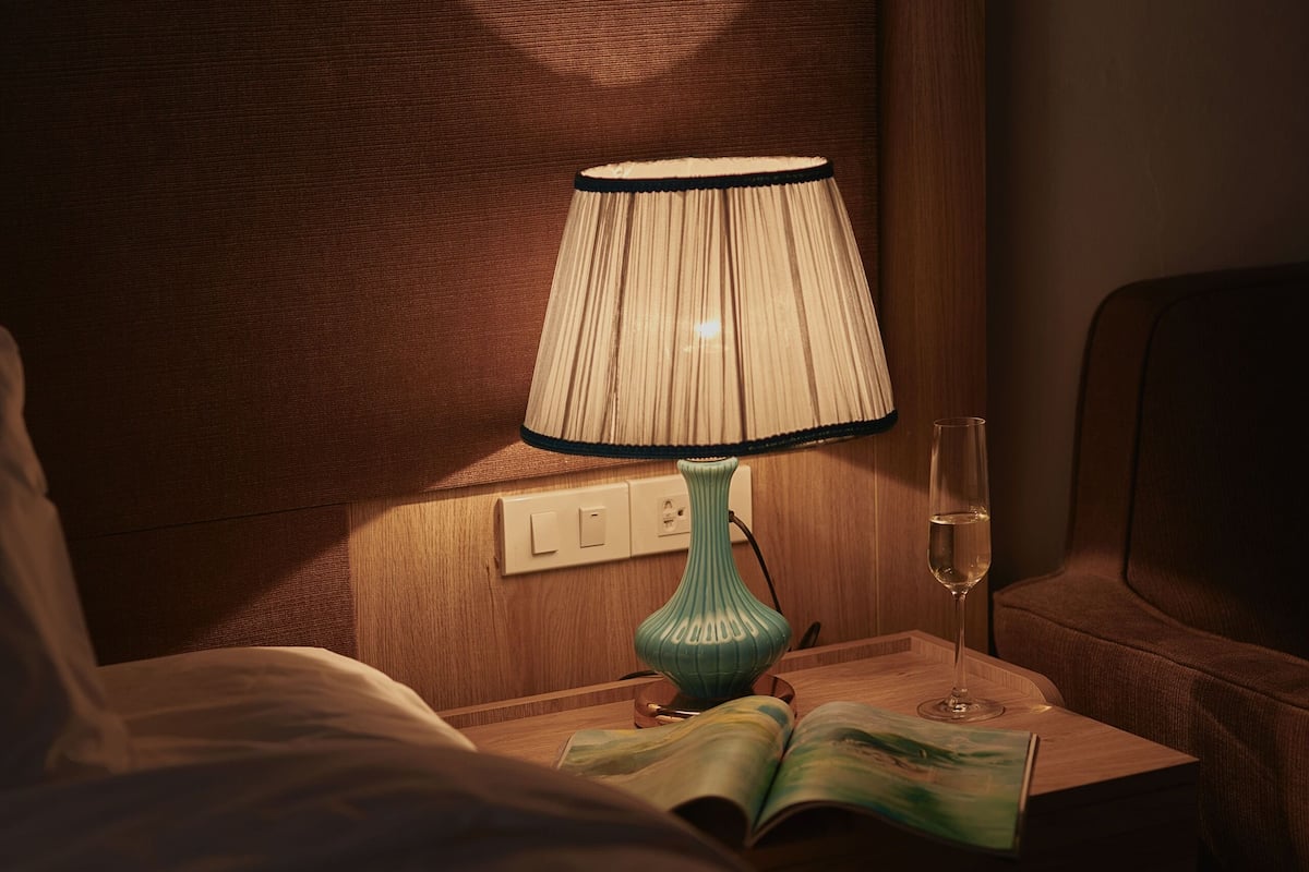 Executive Room, 1 Katil Raja (King), Bathtub, City View | 1 bilik tidur, bar mini, meja, ruang kerja komputer riba