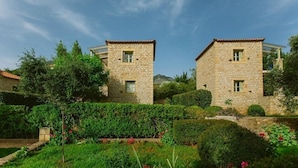Property grounds - Eleon Villas Mani (West Mani)
