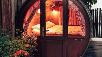 奢華客房, 山景 | 高級寢具、羽絨被、書桌、床單