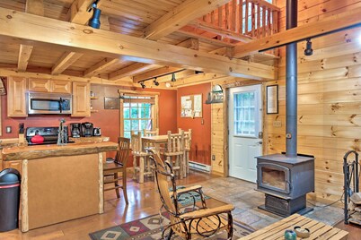 Cozy, Rustic Adirondack Riverfront Log Cabin, Rapids, access to snowmobile trail