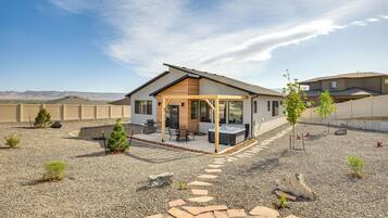 House (3 Bedrooms) | Front of property