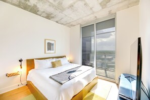 1 bedroom, iron/ironing board, bed sheets - Luxury Austin Condo: Pool Access, Near Downtown! (Austin)