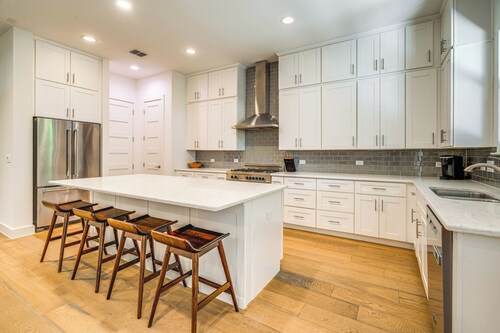 Spacious Austin Home: Near S Congress & Downtown!