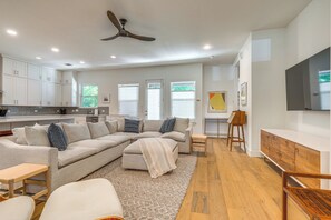 House (4 Bedrooms) | Interior