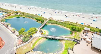 Shore & Pool Access: Resort Condo in Myrtle Beach!