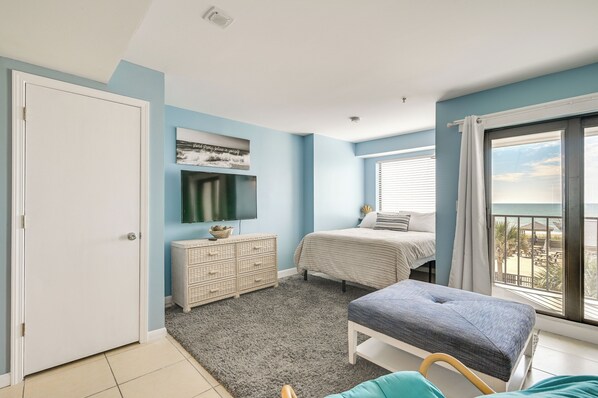 Front of property - Oceanfront Resort Condo w/ Balcony in Myrtle Beach (Myrtle Beach)