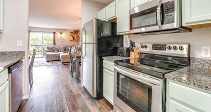Branson Condo w/ Mountain-view Deck, Pool Access