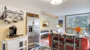 Apartment (0 Bedroom) | Interior