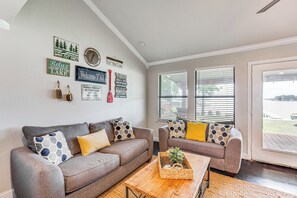 House (3 Bedrooms) | Interior - Private Dock & Deck: Eagle Mountain Lake Retreat! (Newark)