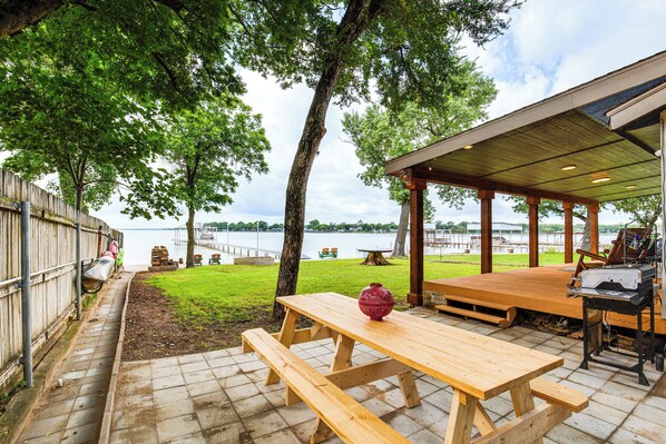 House (3 Bedrooms) | Interior - Private Dock & Deck: Eagle Mountain Lake Retreat! (Newark)
