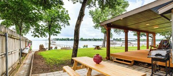 Private Dock & Deck: Eagle Mountain Lake Retreat!