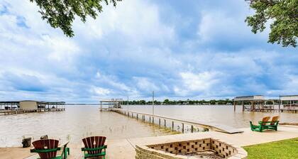 Private Dock & Deck: Eagle Mountain Lake Retreat!