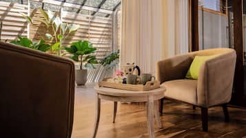 Luxury Suite | 1 bedroom, free WiFi, bed sheets