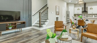 Pet-friendly Houston Home w/ Patio: 6 Mi to Dtwn!