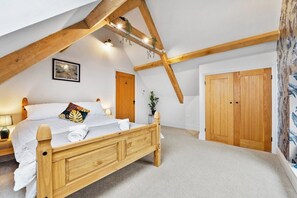 5 bedrooms - Knoll View Ranch - Group Hot Tub (Chesterblade)