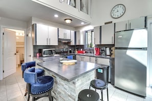 Interior - Hot Tub & Lake Beach Access: Tobyhanna Retreat! (Tobyhanna)