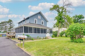 Apartment (2 Bedrooms) | Interior - Snowmobile Trail On-site: Waterfront Mound Gem! (Mound)